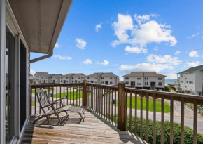 Oceanview Townhouse w/ Pool - Newly Renovated